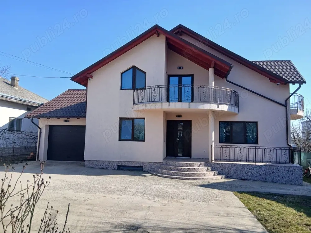 Casă spațioasă cu teren de 1000 mp, 4 dormitoare