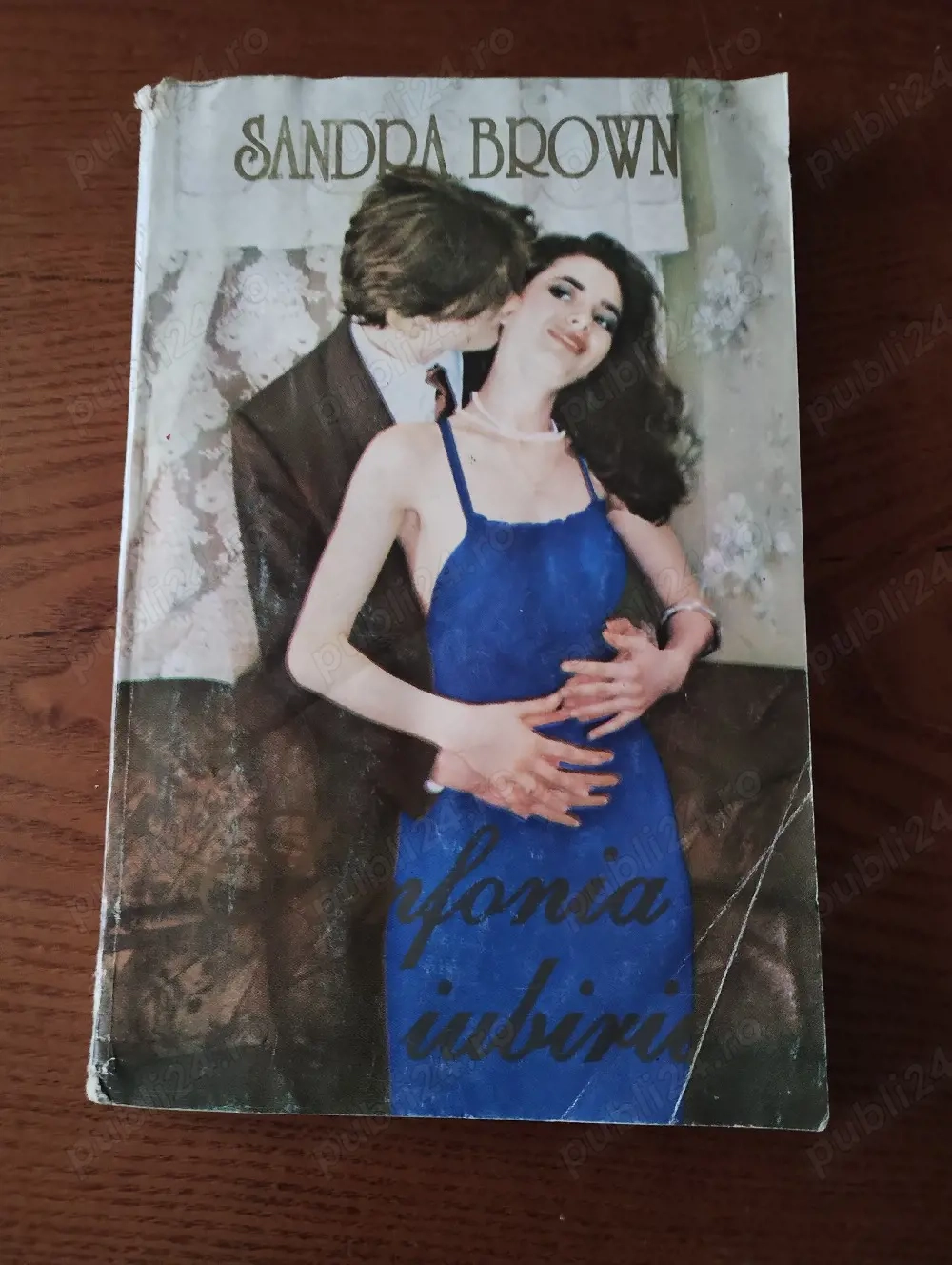 36. Carte, Simfonia Iubirii, Sandra Brown 