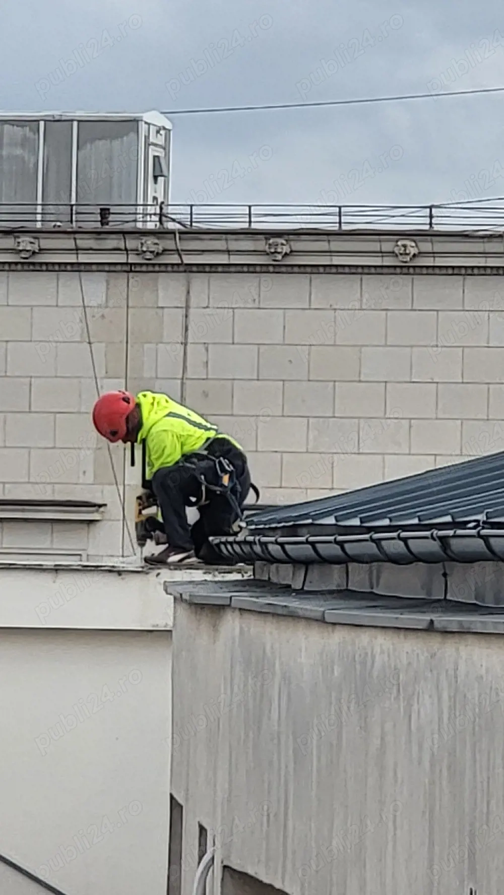 Alpinisti utilitari termoizolatii toaletare copaci alpinism utilitar