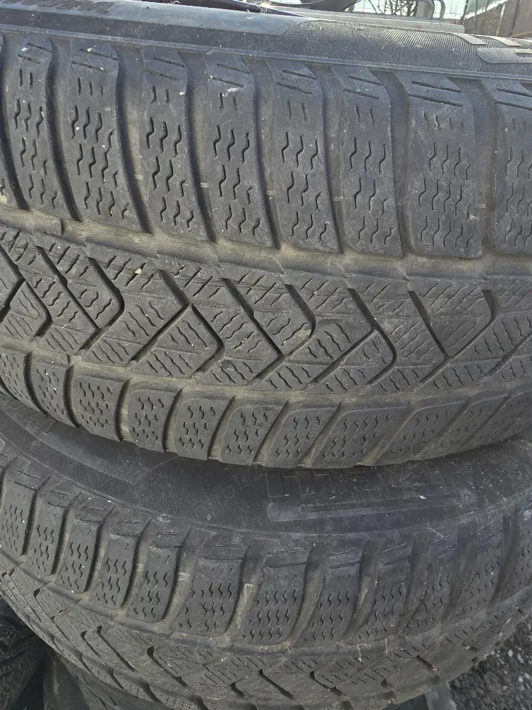 anvelope iarna 225 55 17 