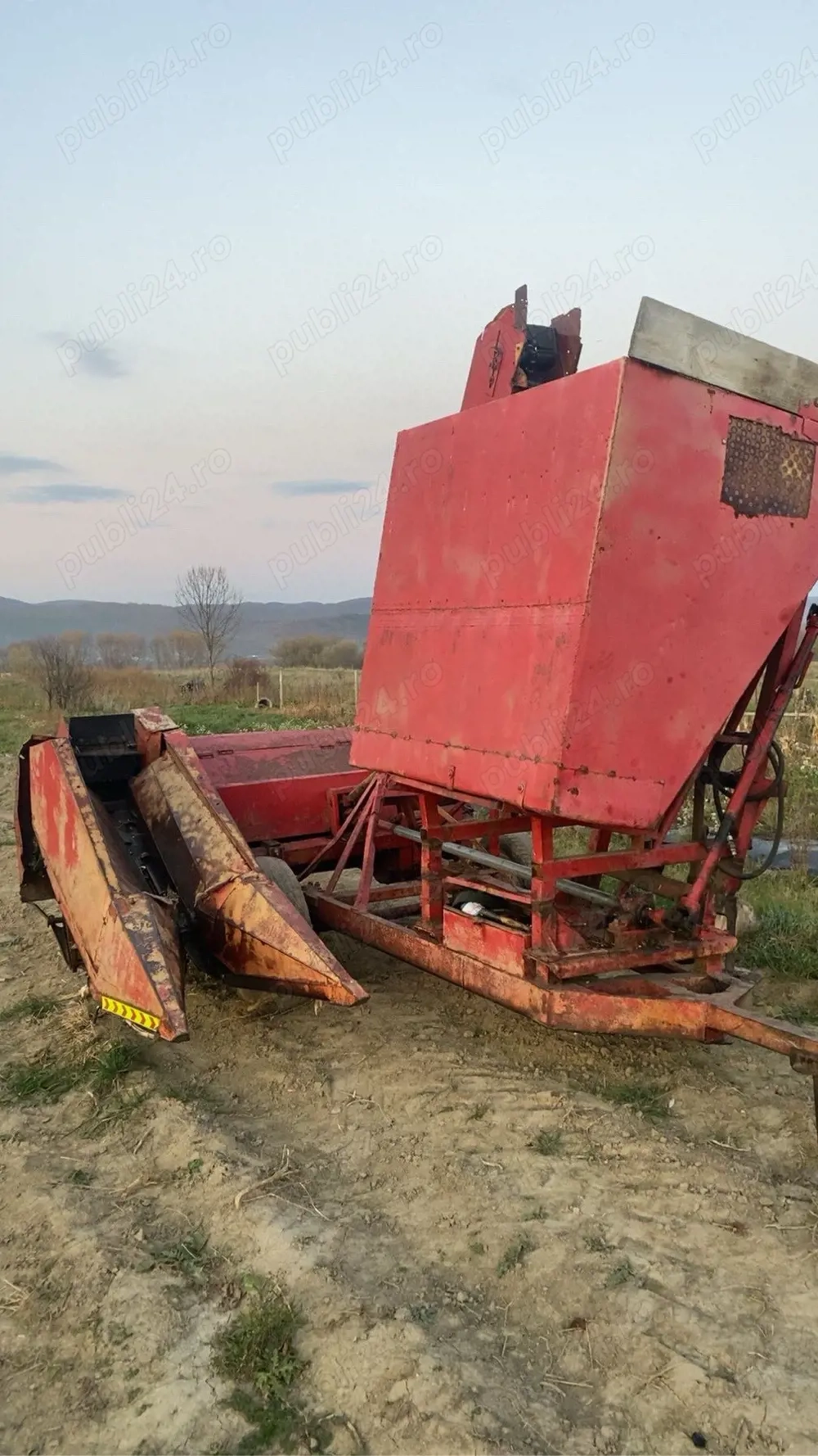 Vând culegator Zmaj 211 