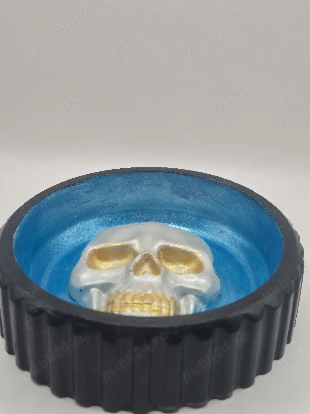 Scrumiera model craniu