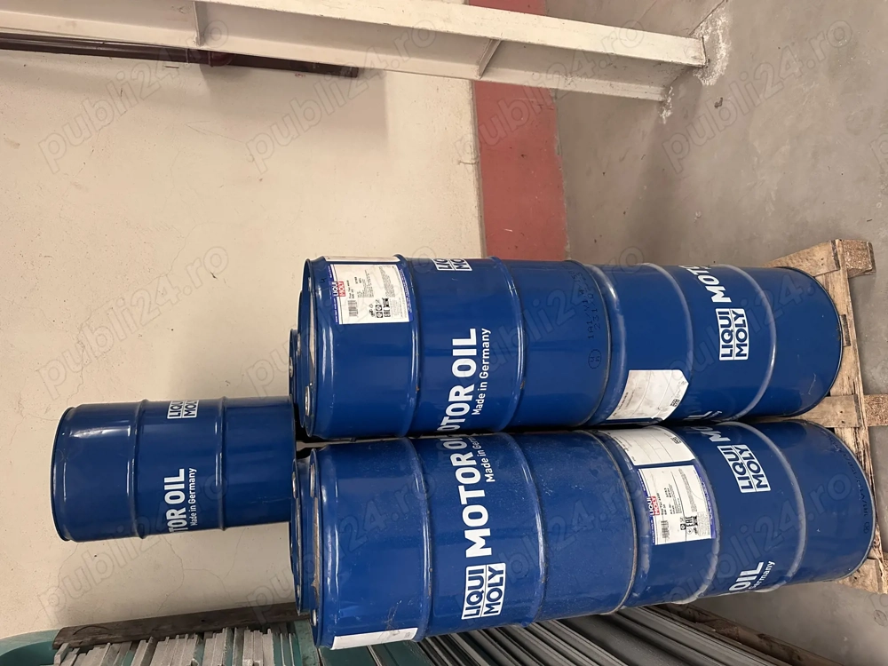 Vând butoaie de 60 l