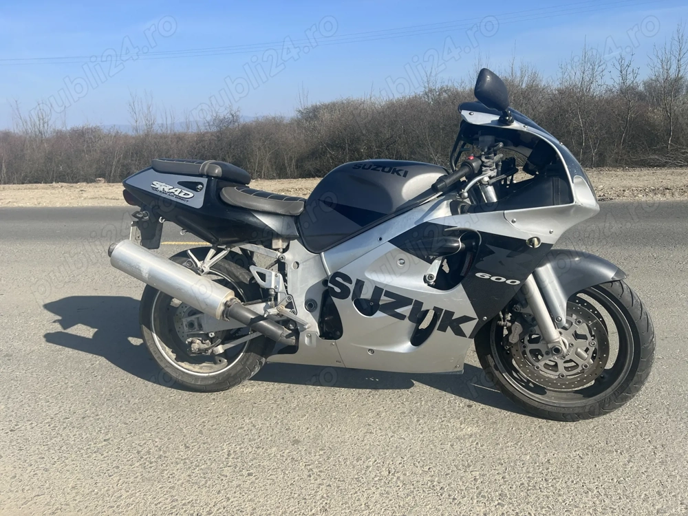 Vând Suzuki GSXR 600