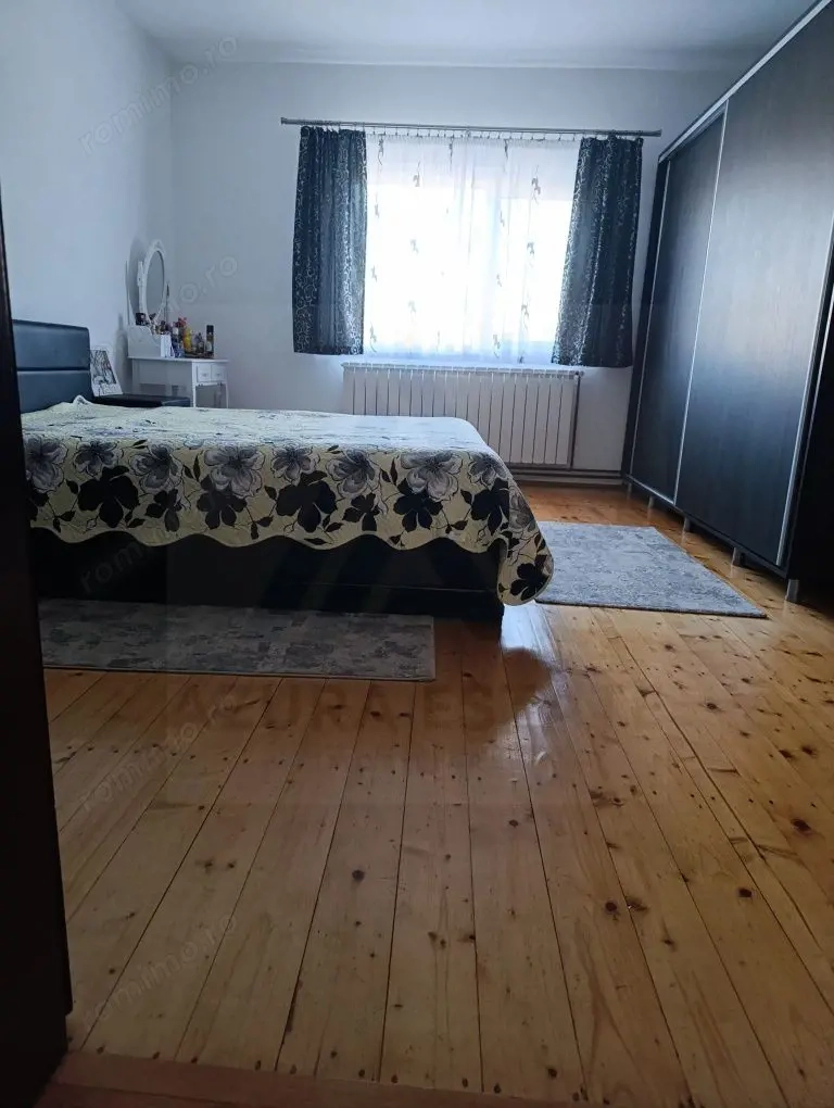 Casa Cisnadie etaj 1 integral cu intrare separata si curte comuna