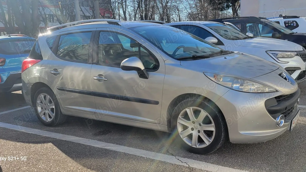 Vând Peugeot 207 SW