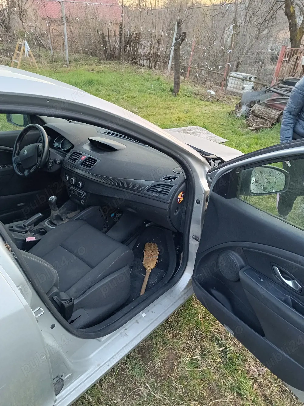 Dezmembrez Renaul Megane 