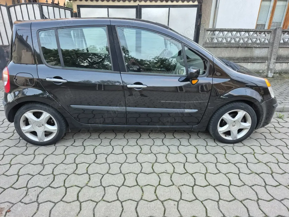 Vând Renault modus 1.5 diesel.