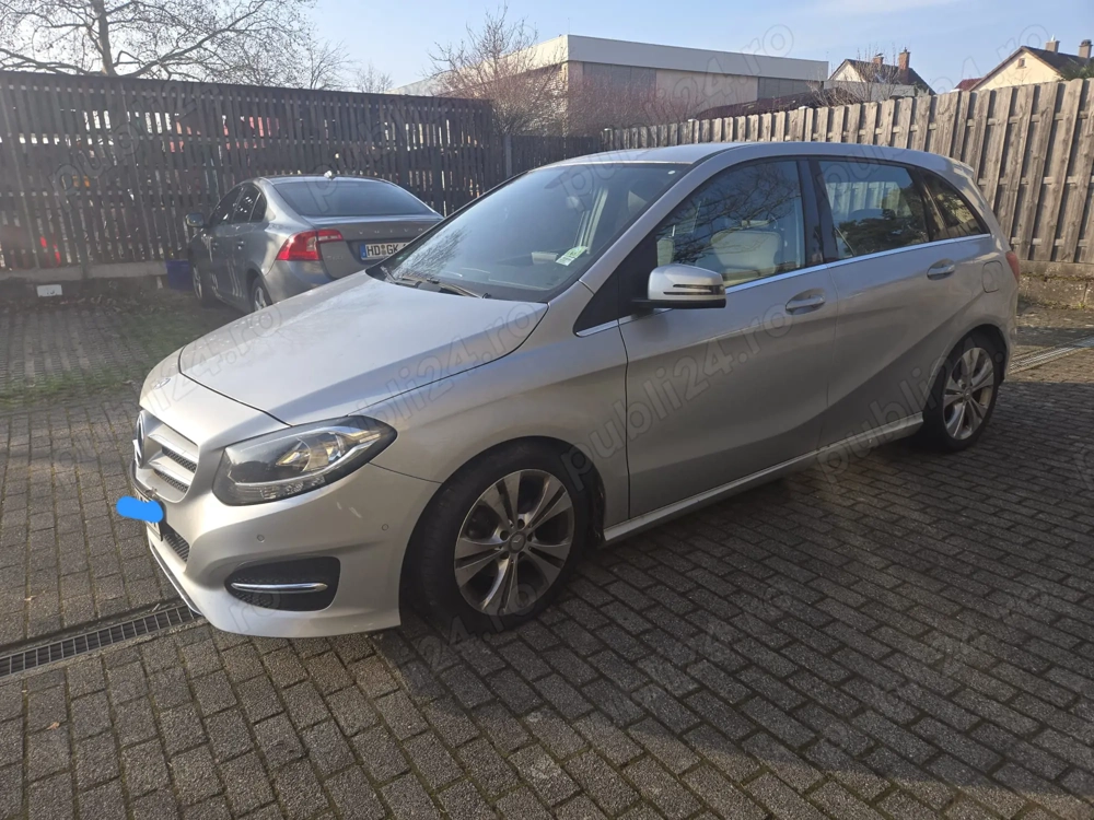 Vând Mercedes-Benz B 180