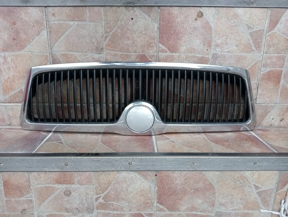 Grila capota Octavia 2