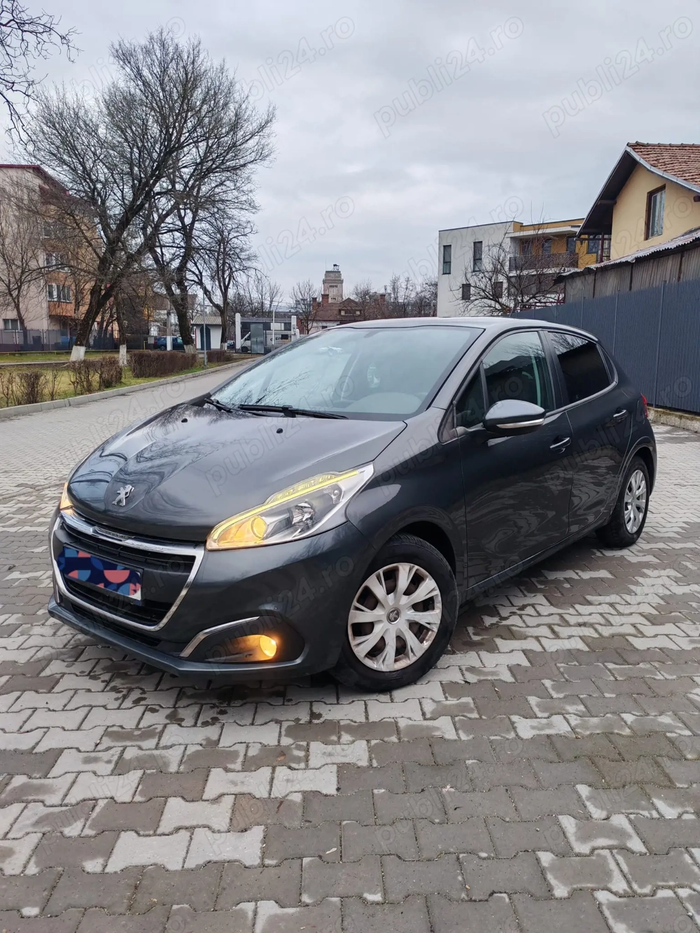 Peugeot 208 Euro 6, 1.2 benzină 90 CP   2016   Climatronic --Navi