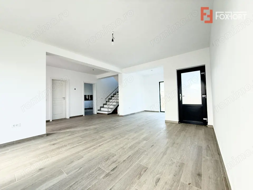 Casa individuala cu 4 camere, situata la drum asfaltat in Sacalaz