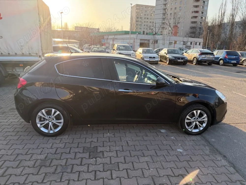 Alfa Romeo Giulietta  1.4 Turbo 170 CP benzina  subwoofer