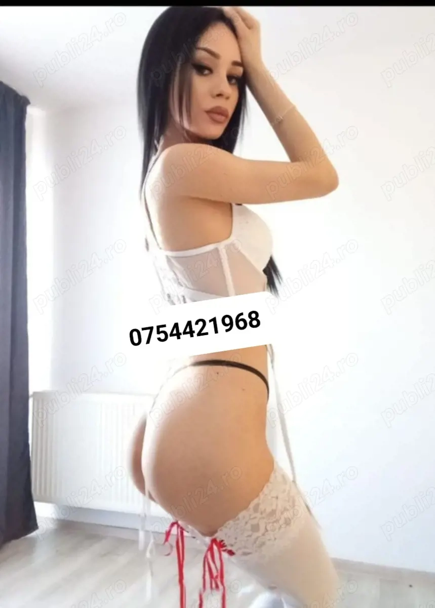 Poze Din Locație,POZE REALE!!Bună sunt Giulia 19 ani caut aventuri noi te aștept