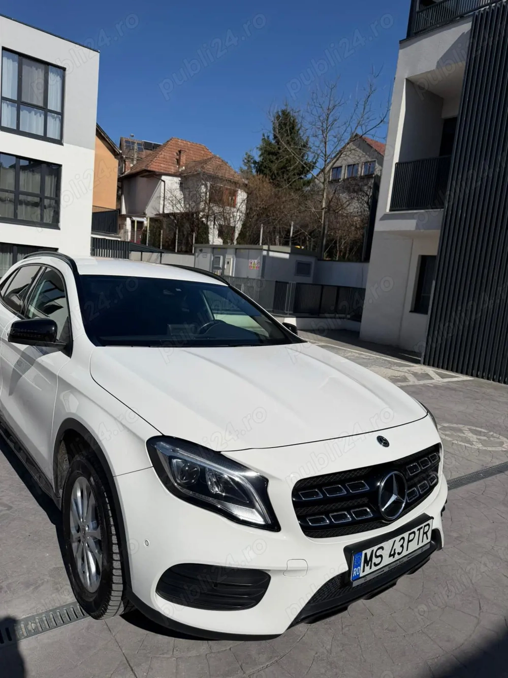 Vând Mercedes Benz GLA 200d