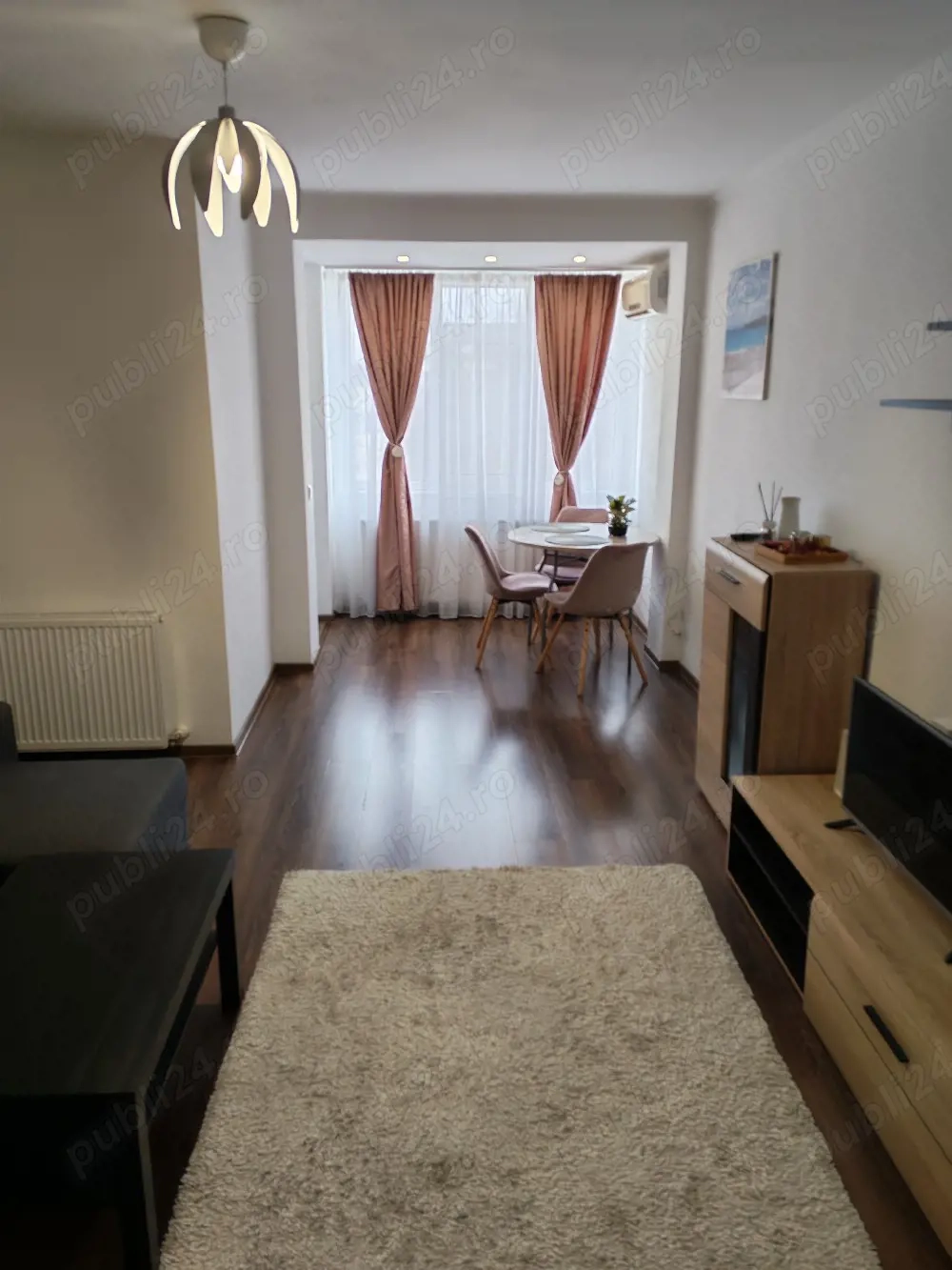 Garsoniera de închiriat!