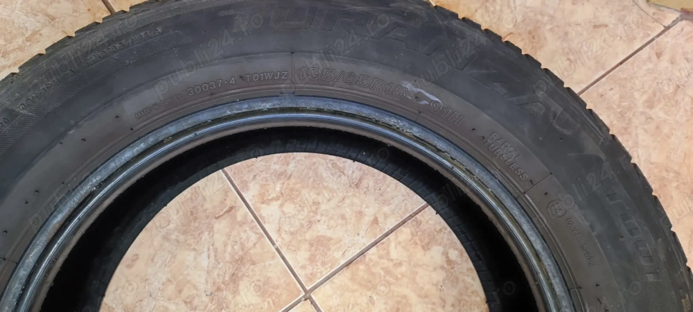 Vând 4cauciucuri vară Bridgestone 195/65 R15 , preț 600 Ron