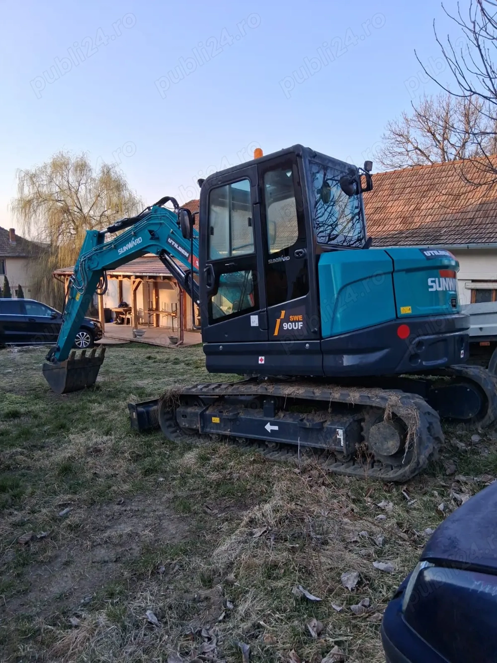 Inchiriez Excavator 