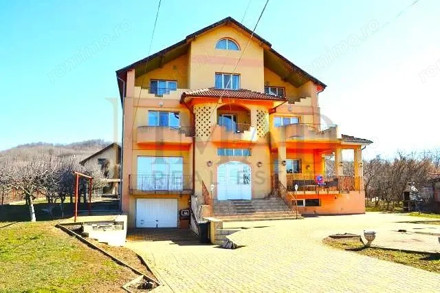 Vanzare Vila spactaculoasa cu teren generos in Targoviste - Aninoasa.