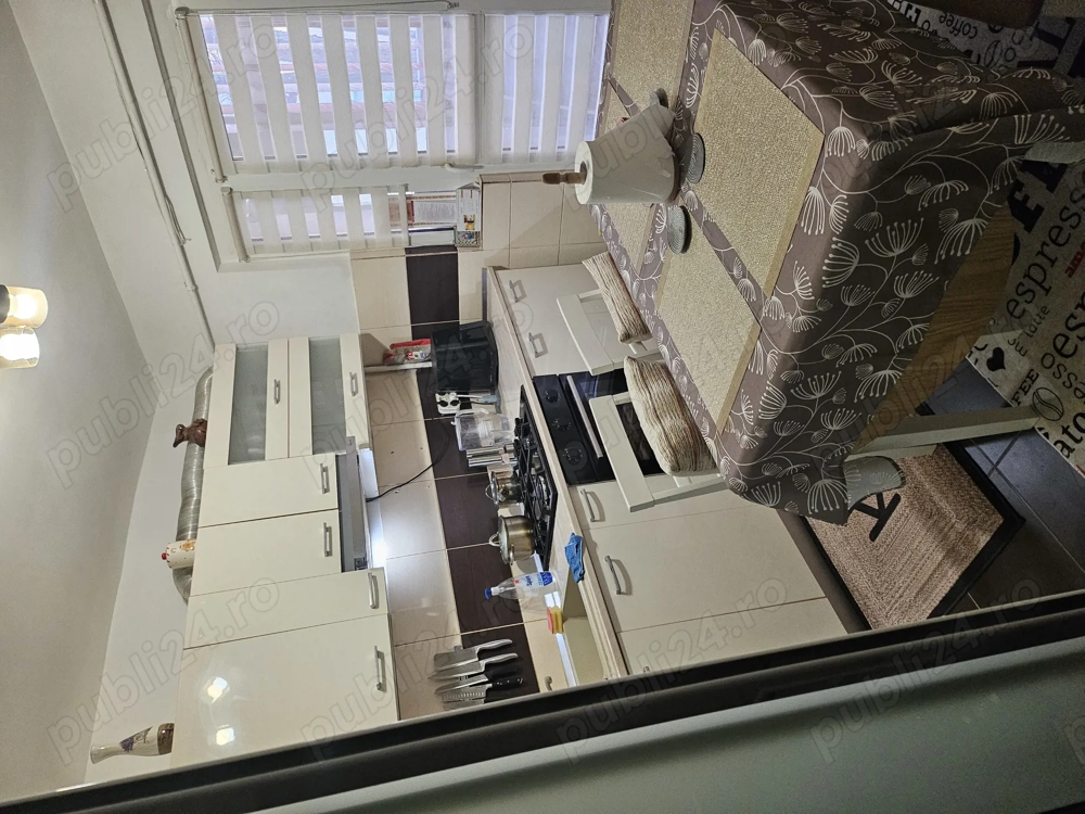 Persoana fizică, vând apartament 3 camere.Zona Cug