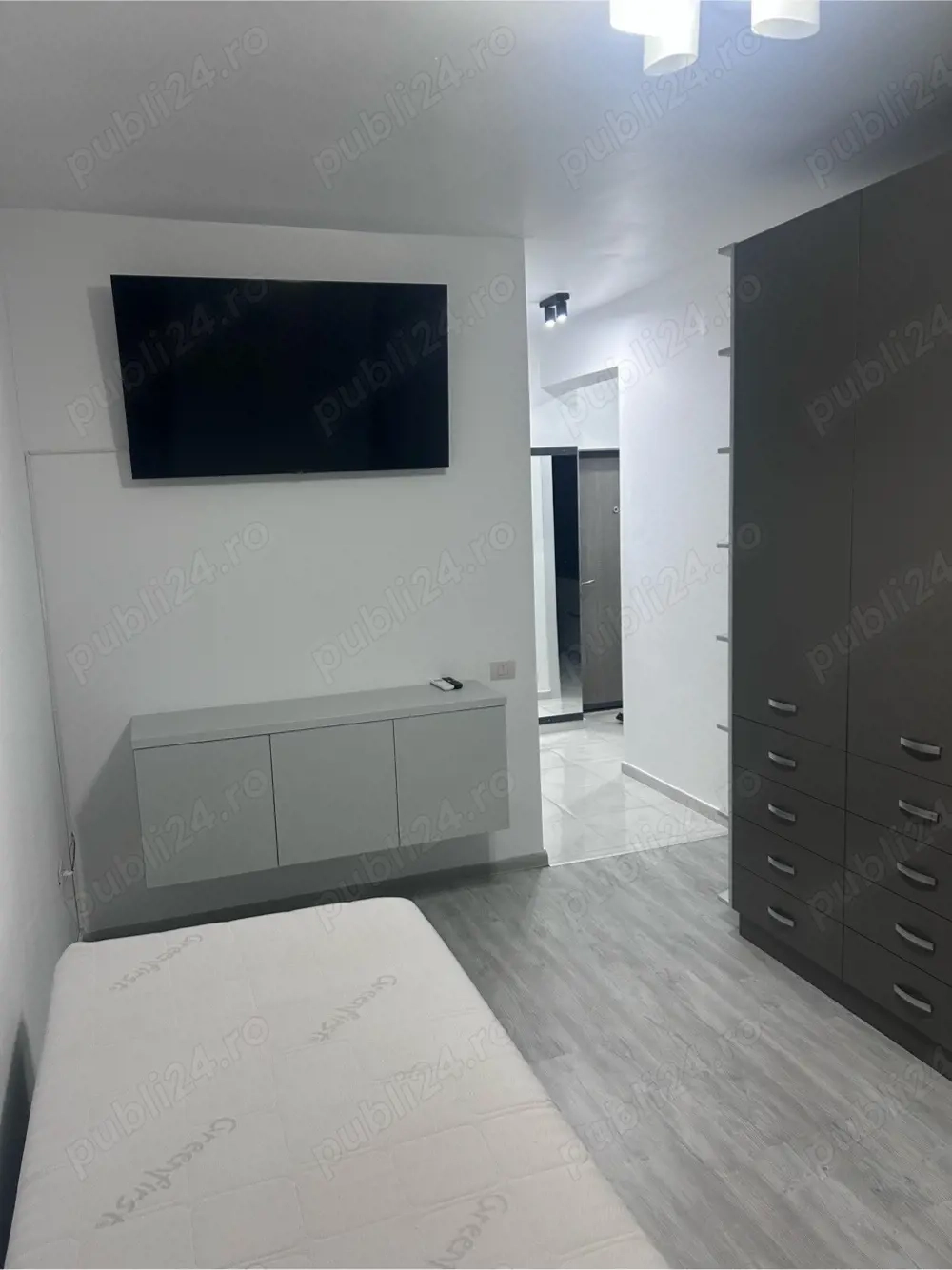 Garsoniera de inchiriat 