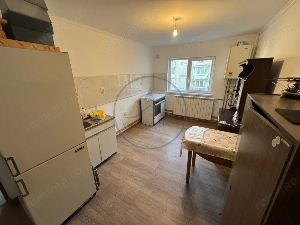  Apartament 3 camere, 2 băi, etaj 2/4 – Calea Moldovei