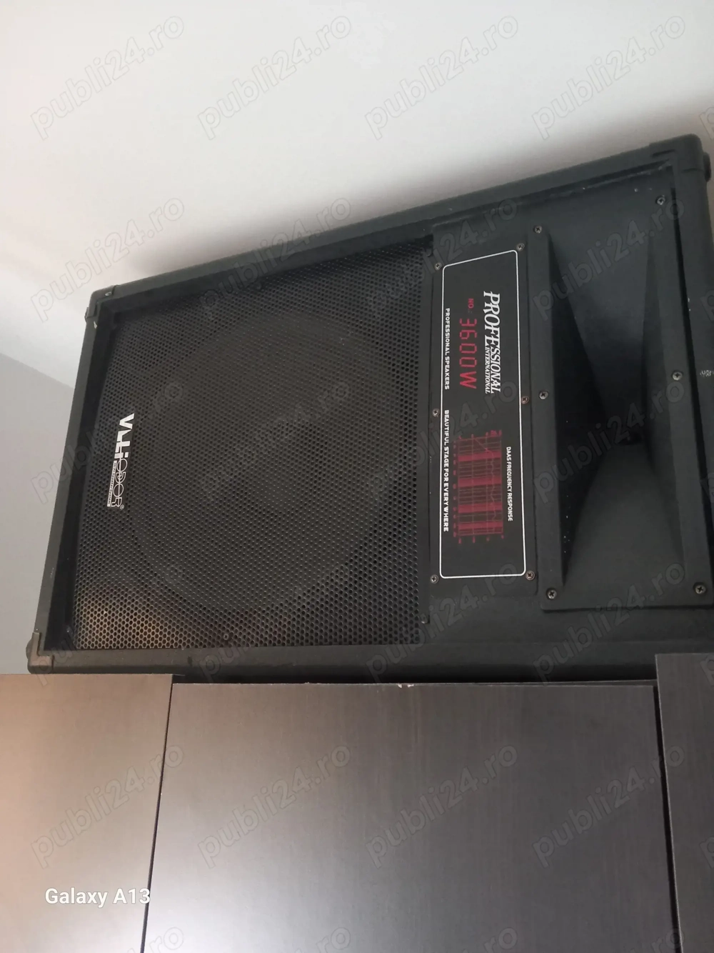 Vând boxe Villodor Profesionale 3600 W