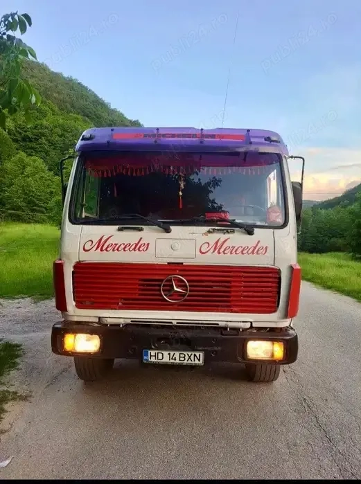 Camion cu macara forestieră   stare foarte bună