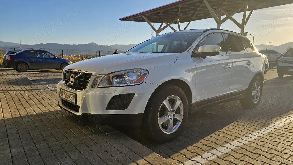 Volvo XC60, an 2013, D5, 2400 cm, 215 CP, 4x4, 5 cilindri, automat, Distronic, BI-XENON - adaptive