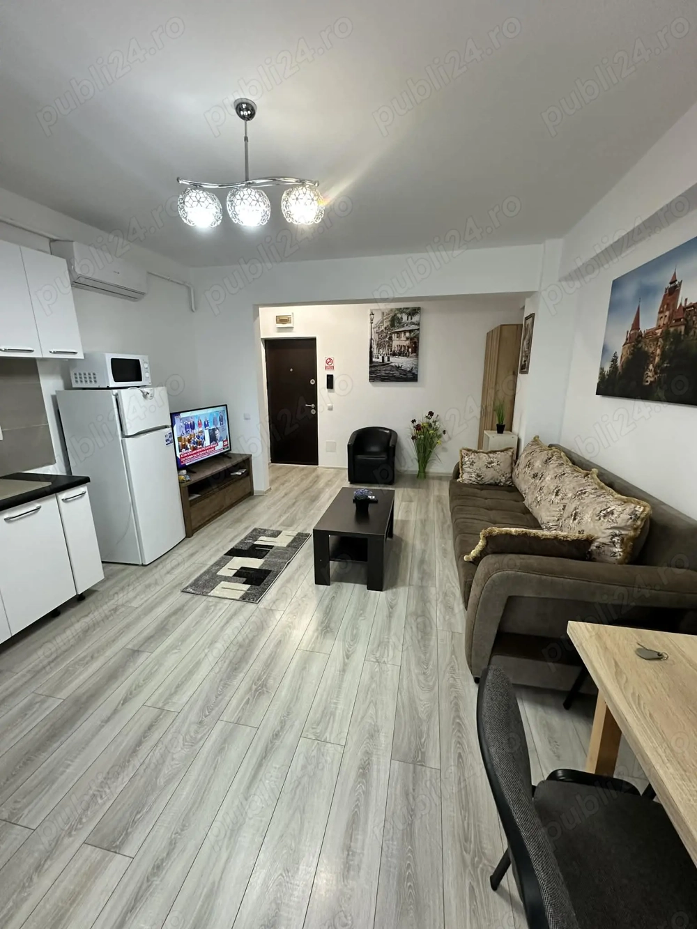 Inchiriez ap. 2 camere zona Palas.