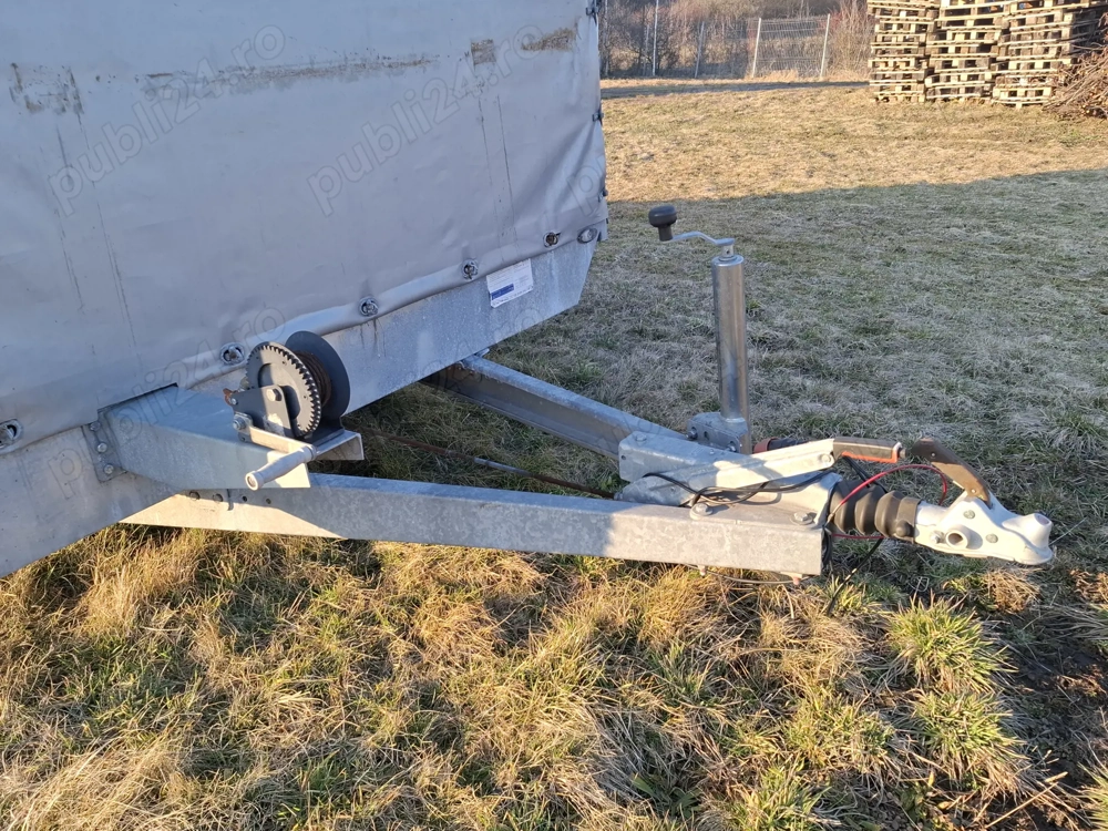 Remorca cu prelata 3000 kg