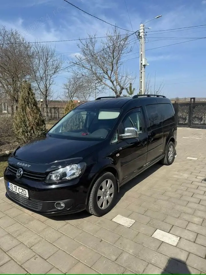 Volkswagen Caddy Maxi 2.0 TDI, 140 CP, DSG, 7 locuri