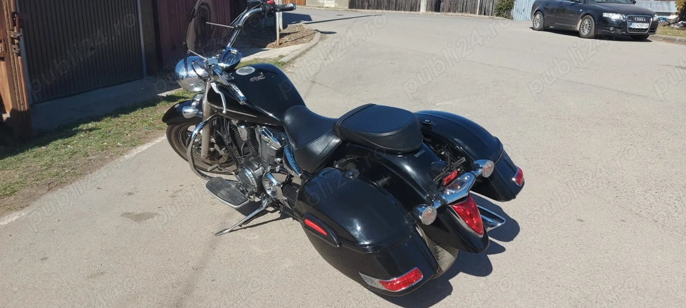 Yamaha XVS1300A Midnight Star (cruiser custom chopper)