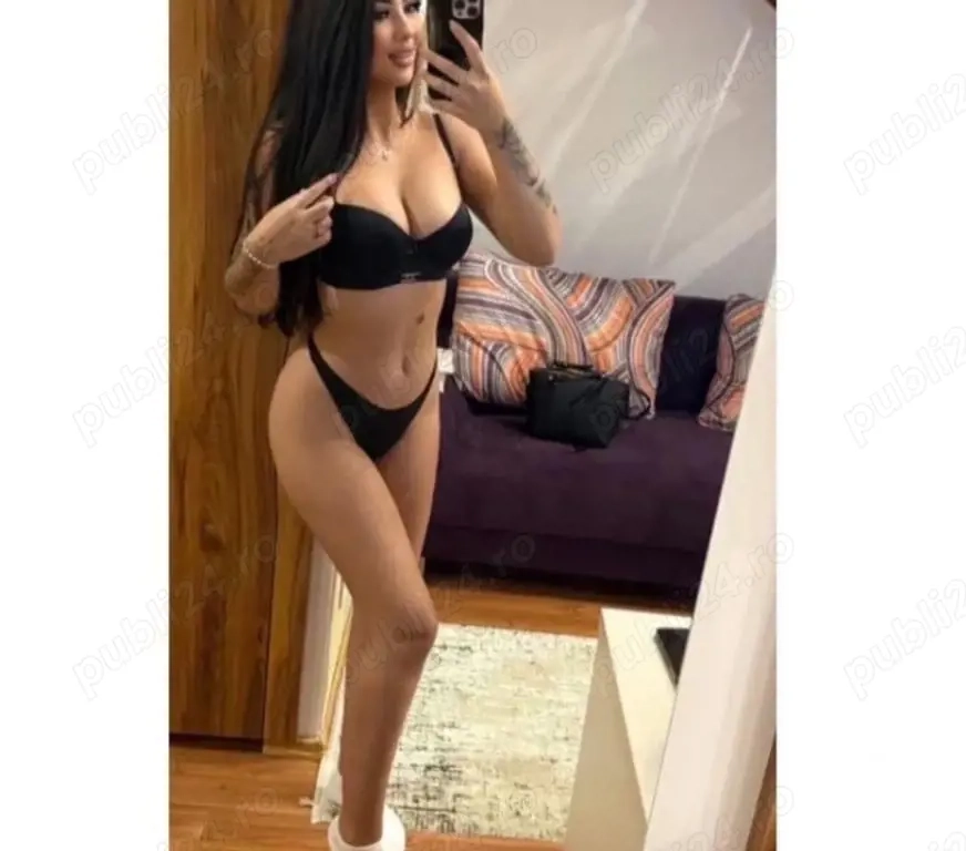 Sunt Elena! Fac Doar Deplasari!WEB SHOW!    