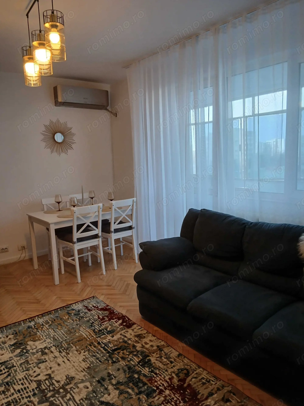 3 camere Titan, parcare inclusa, 2 balcoane, 7 min metrou, pet friendly
