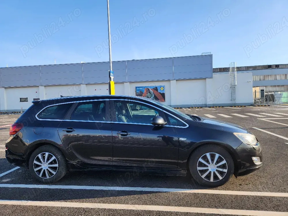 Opel astra sports tourer 1.6 benzină
