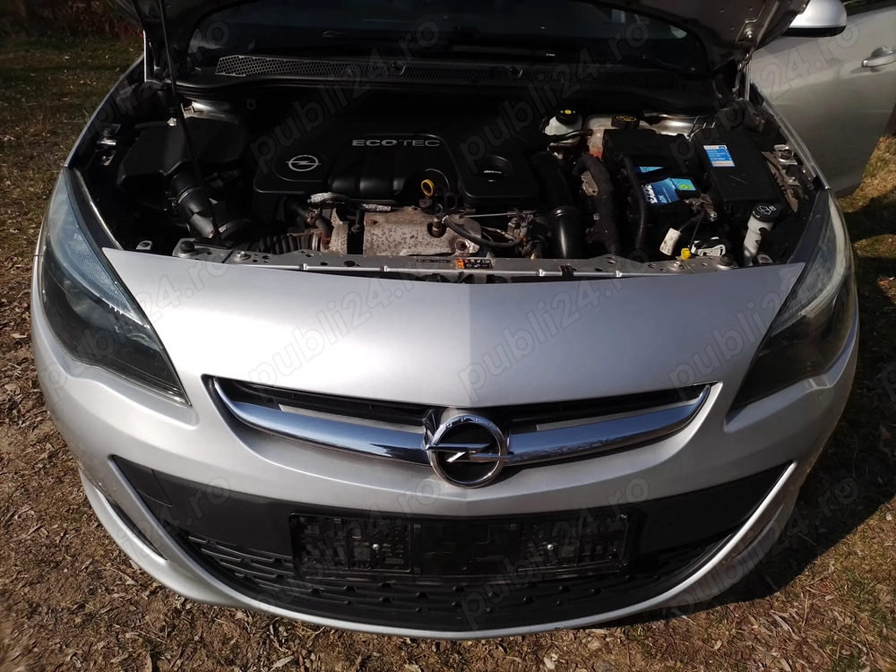 Vand sau schimb cu Nissan ,hyundai 4x4 ,4x2 Opel astra sports tourer  1.6 diesel euro 6 2015