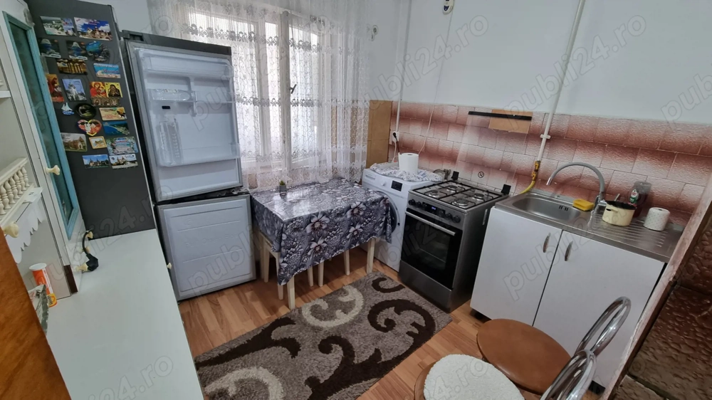 Apartament 3 camere et 2