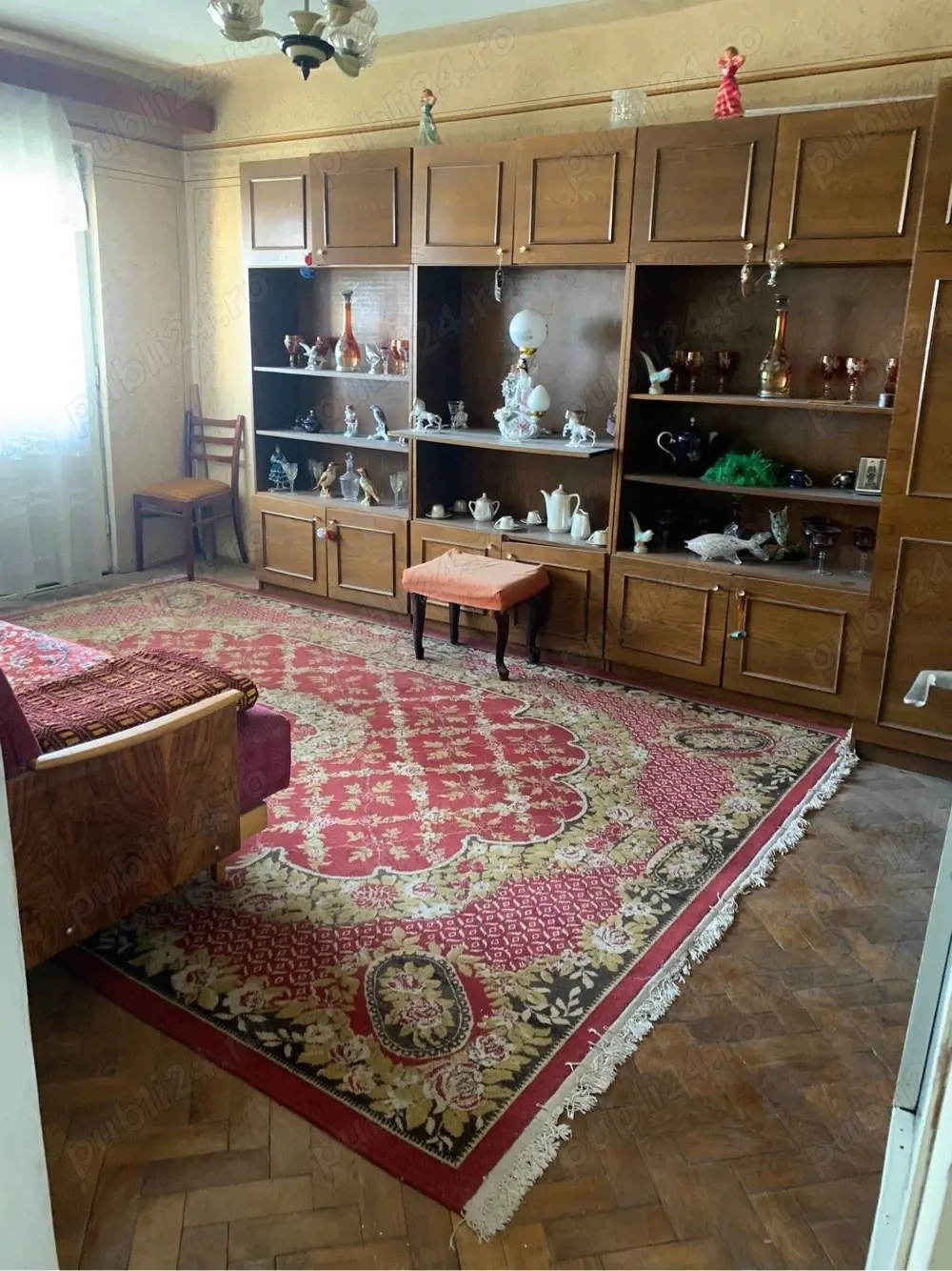 ofer spre vanzare apartament 3 camere zona  Splai Mihai Viteazul, etaj superior