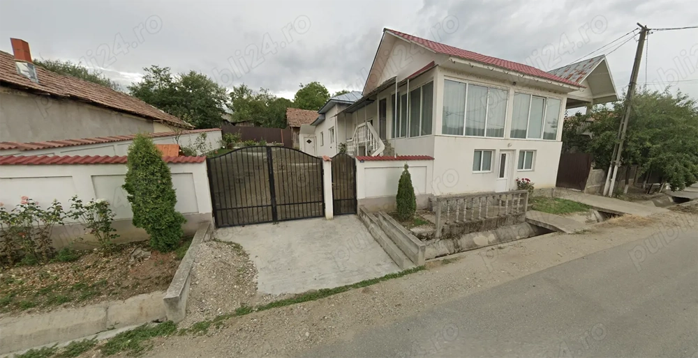 Casa de vanzare în sat.Dobrusa Com.Stefanesri
