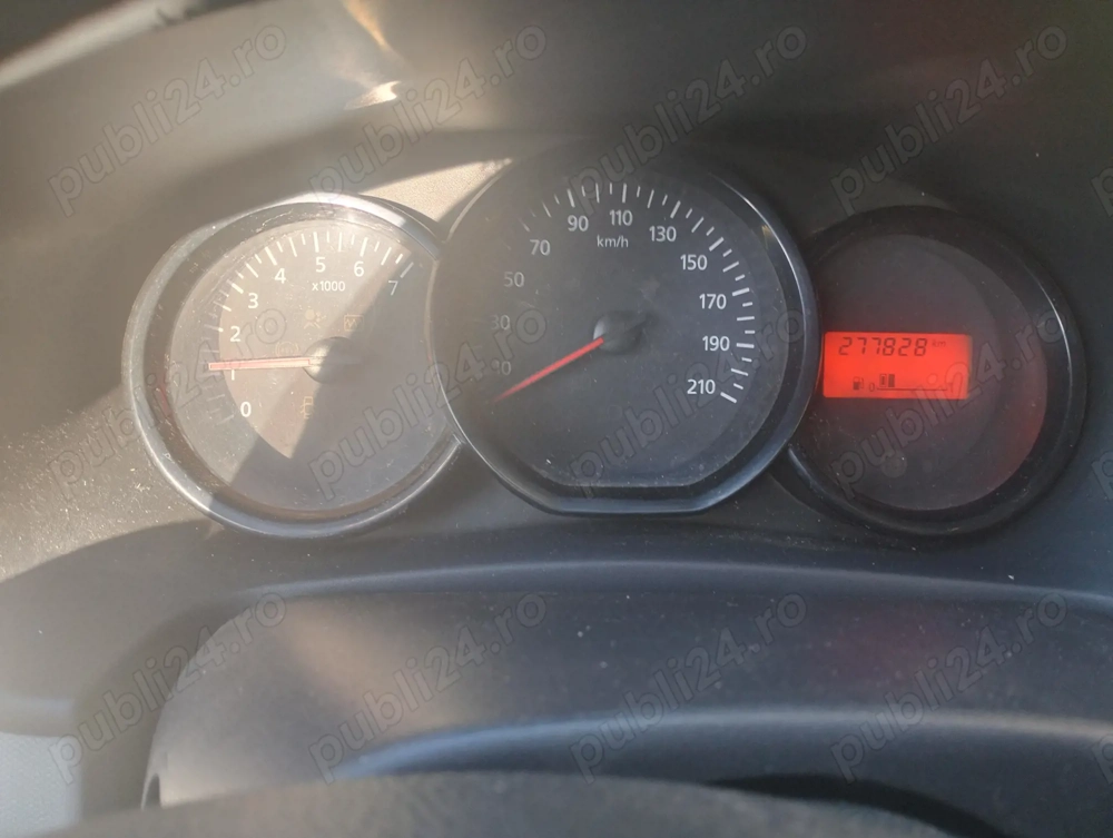 Vând Logan 2014 preț 1500 de euro 