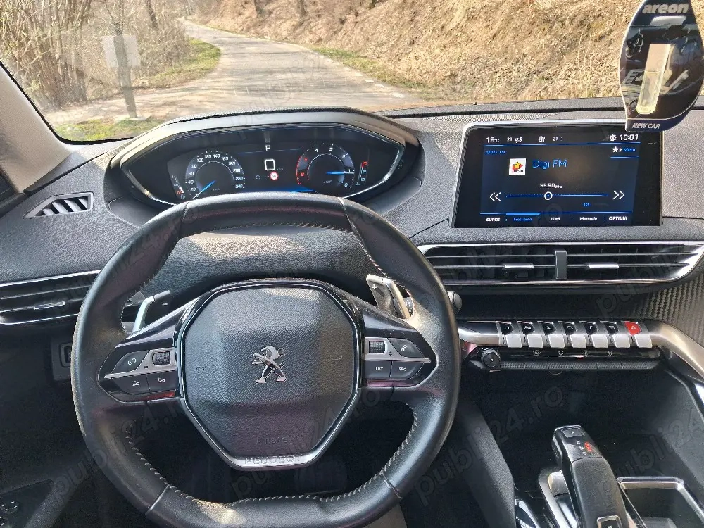 Vând  Peugeot 3008 1.5 HDI 131 CP