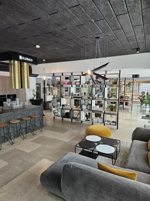 Spatiu comercial de inchiriat in zona Corneliu Coposu, 145mp, 5.025euro