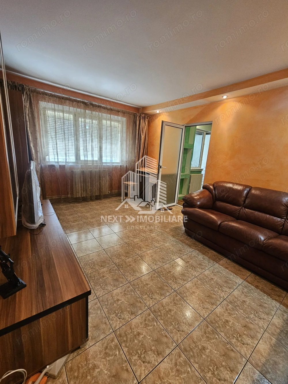 Apartament 3 camere complet mobilat – Casa de Cultură