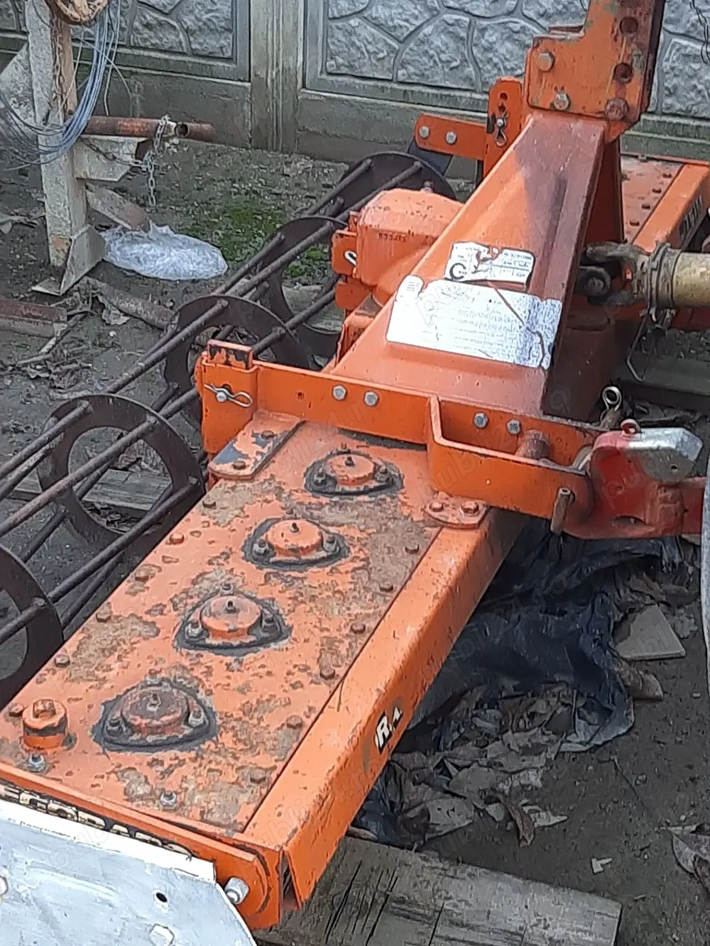 vand freza dupa tractor