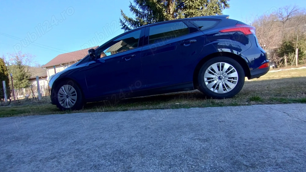 Vând Ford Focus 2016   1 l benzină 