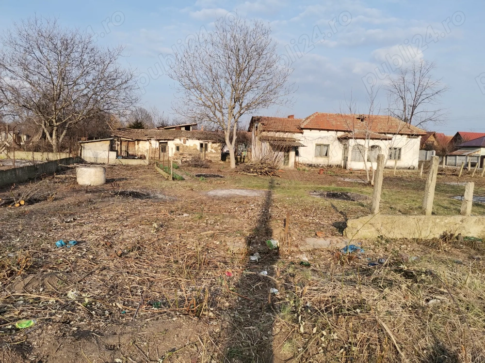 Teren intravilan+ casa de vanzare