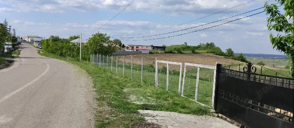 Teren intravilan strunga