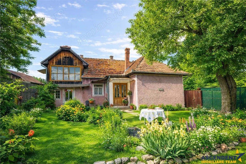 Casa traditionala, cu teren pretios de 534 mp, Targu Secuiesc