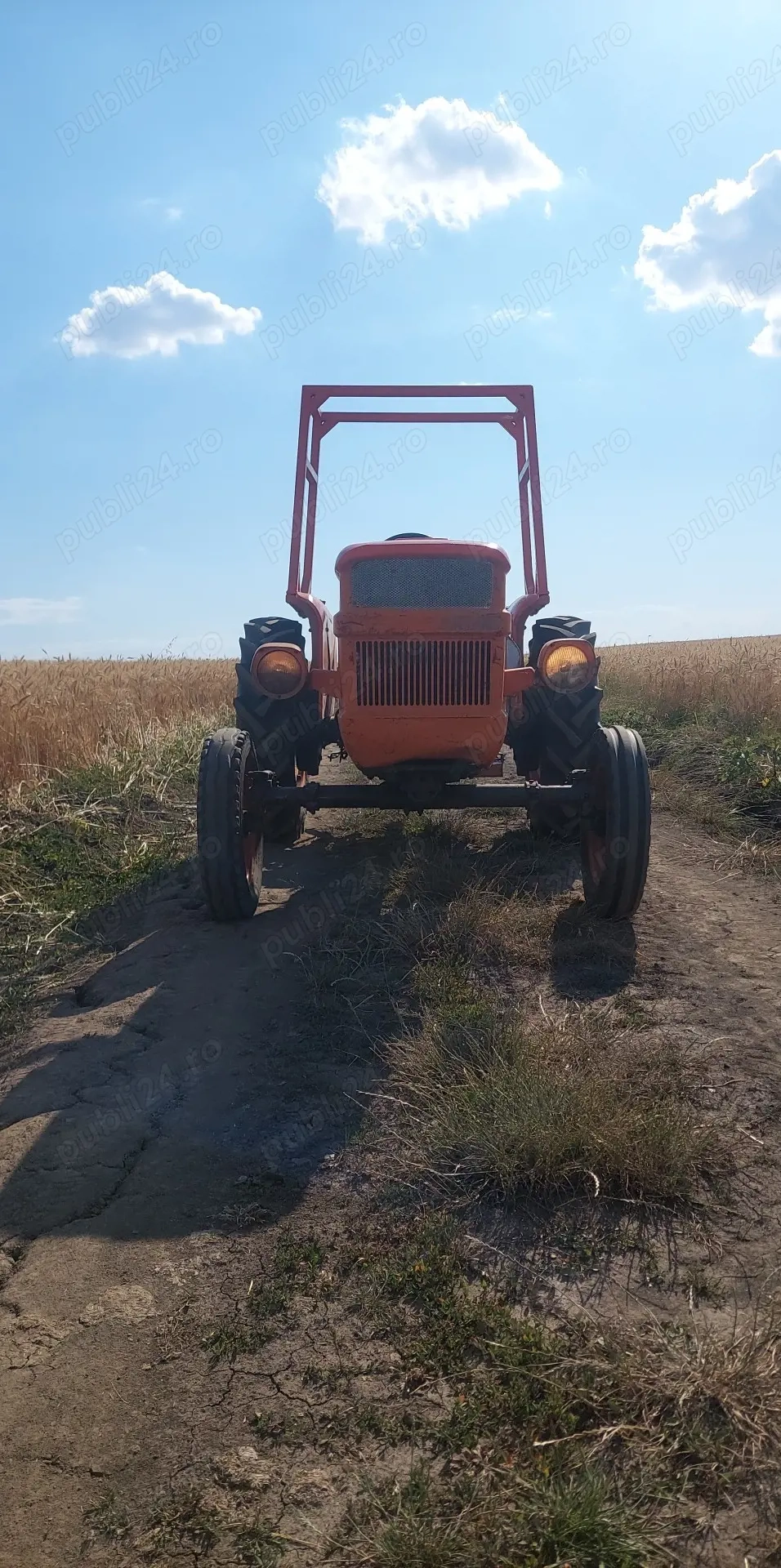 de vanzare tractor fiat 300